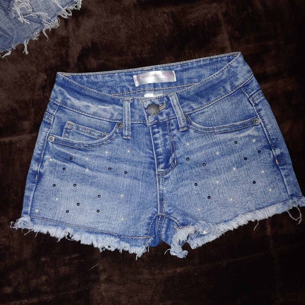 No boundaries shorts